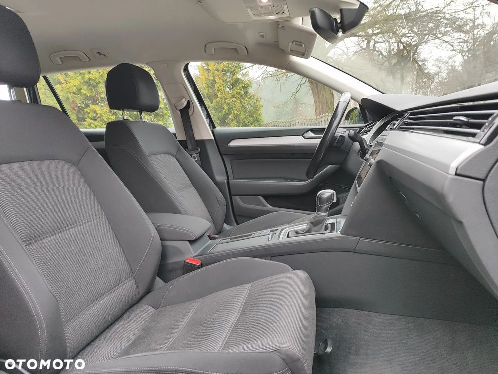 Volkswagen Passat Variant 2.0 TDI SCR 4Motion DSG (BMT) Comfortline - 16