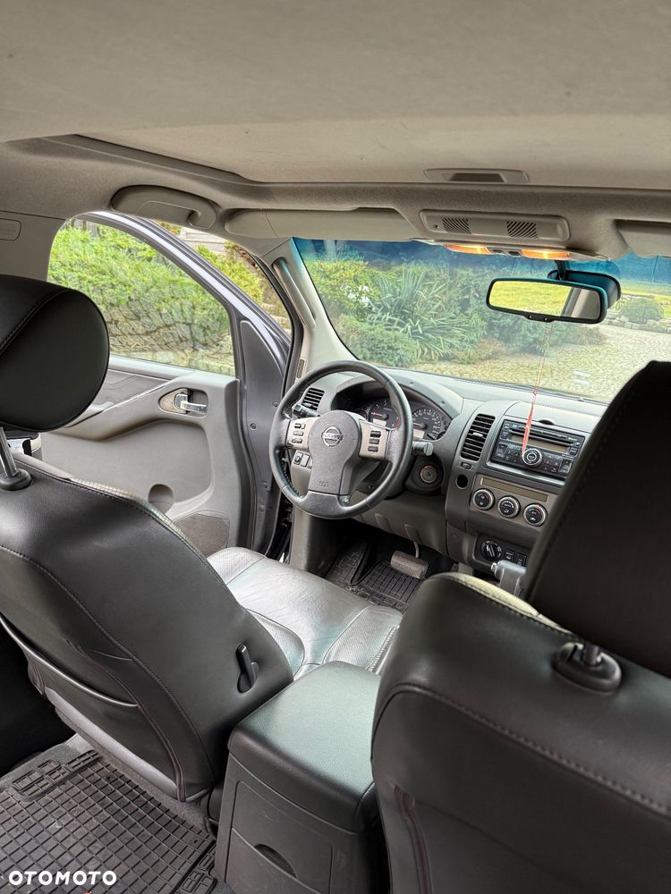 Nissan Navara 2.5 D SE - 11
