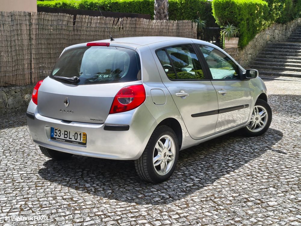 Renault Clio 1.2 16V Privilège - 6