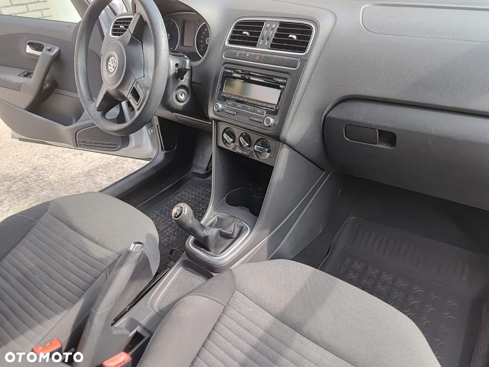 Volkswagen Polo 1.4 16V Comfortline - 10