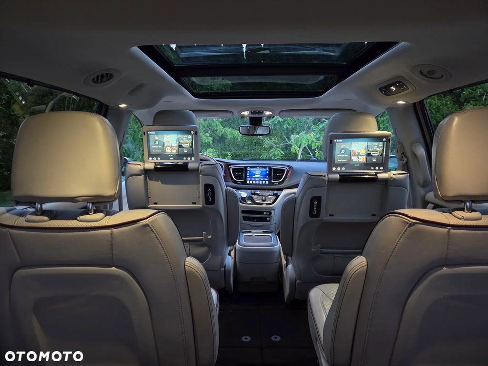 Chrysler Pacifica - 7