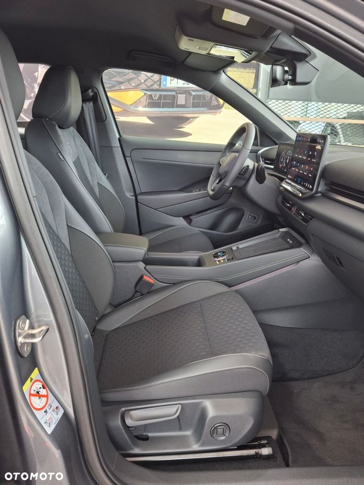 Volkswagen T-Roc 1.5 eTSI R-Line DSG - 19