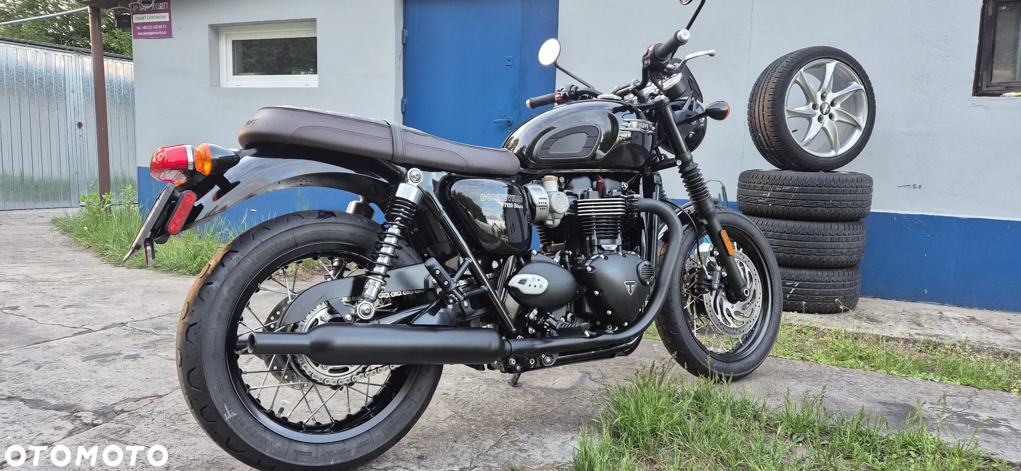 Triumph Bonneville - 3