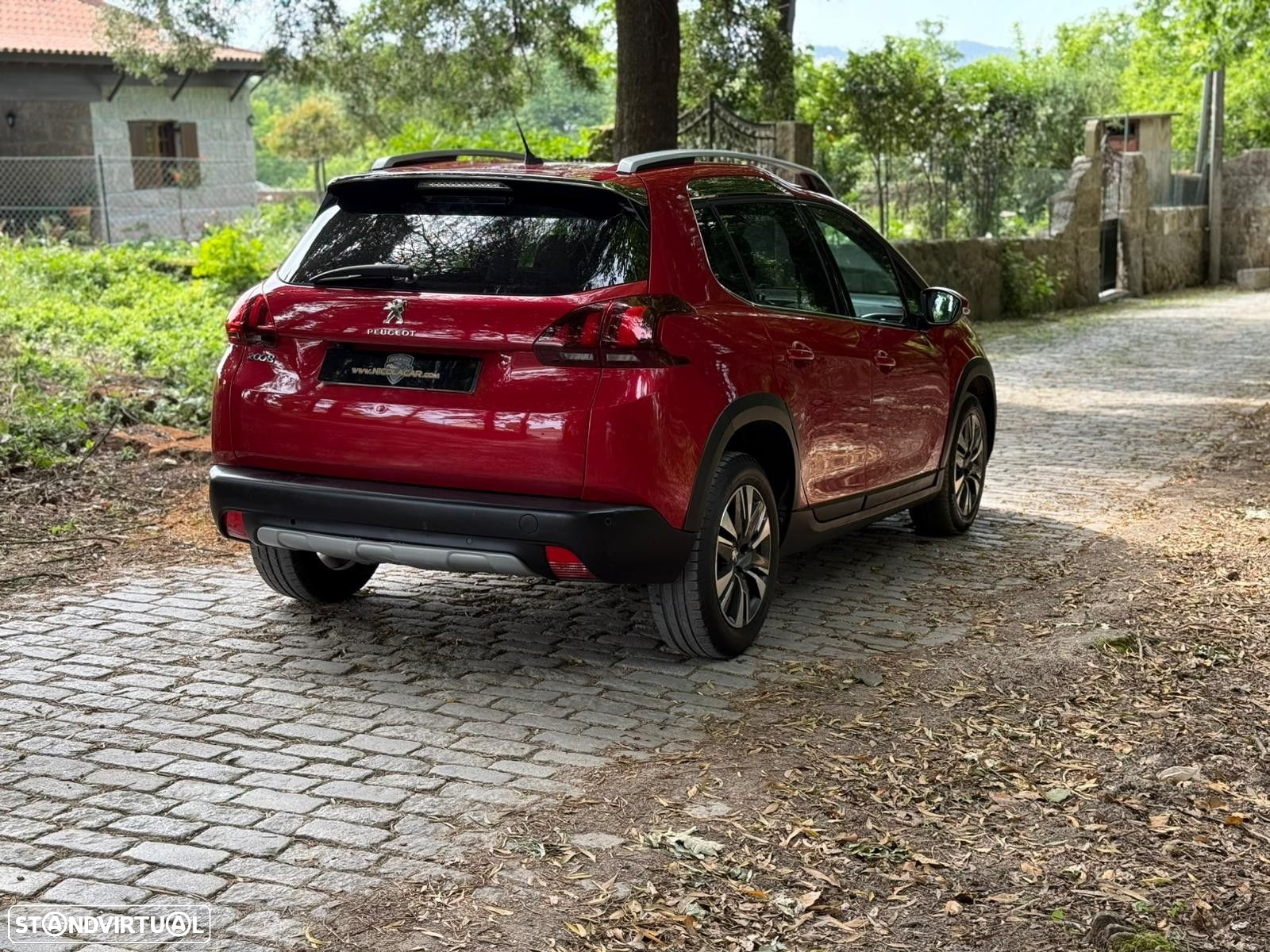 Peugeot 2008 1.2 PureTech Allure EAT6 - 25