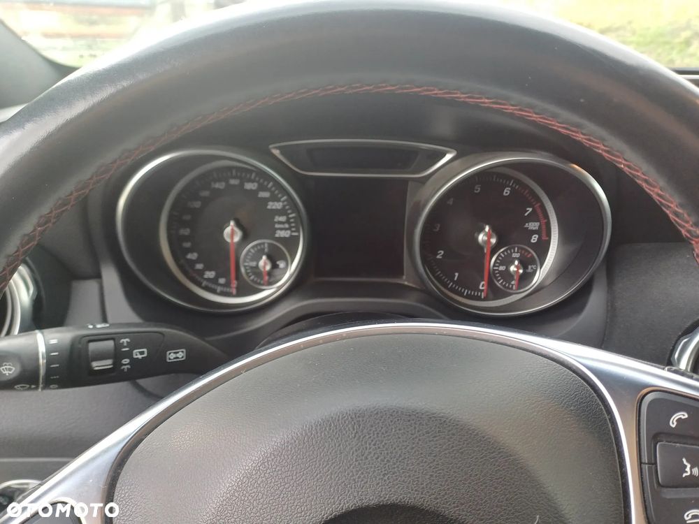 Mercedes-Benz GLA 250 AMG Line - 20
