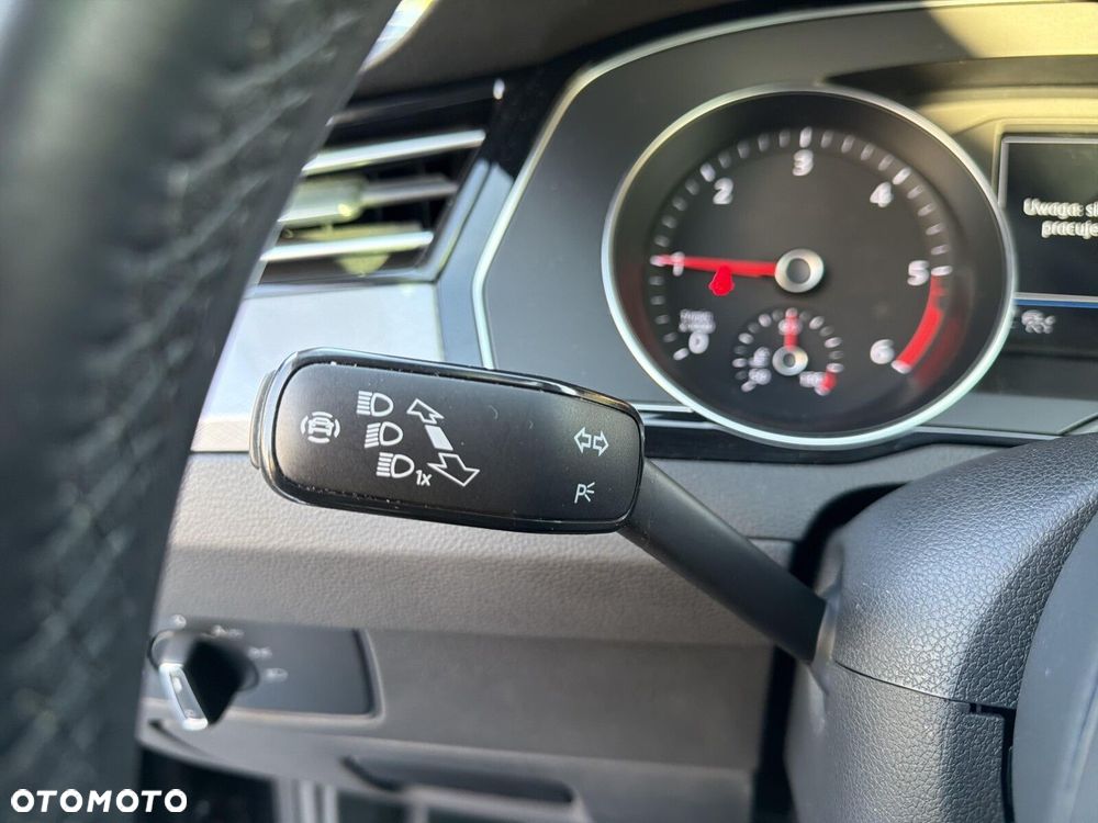 Volkswagen Passat - 27