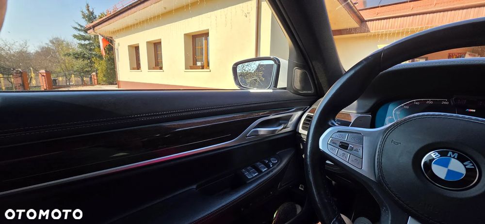 BMW Seria 7 750Li xDrive - 14