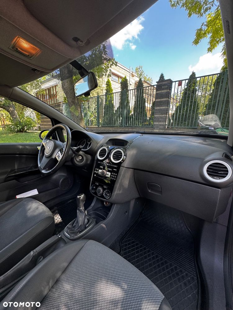 Opel Corsa 1.4 16V Limited Edition - 4