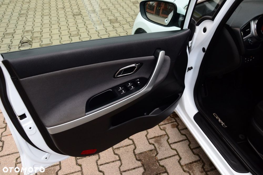 Kia Ceed - 17