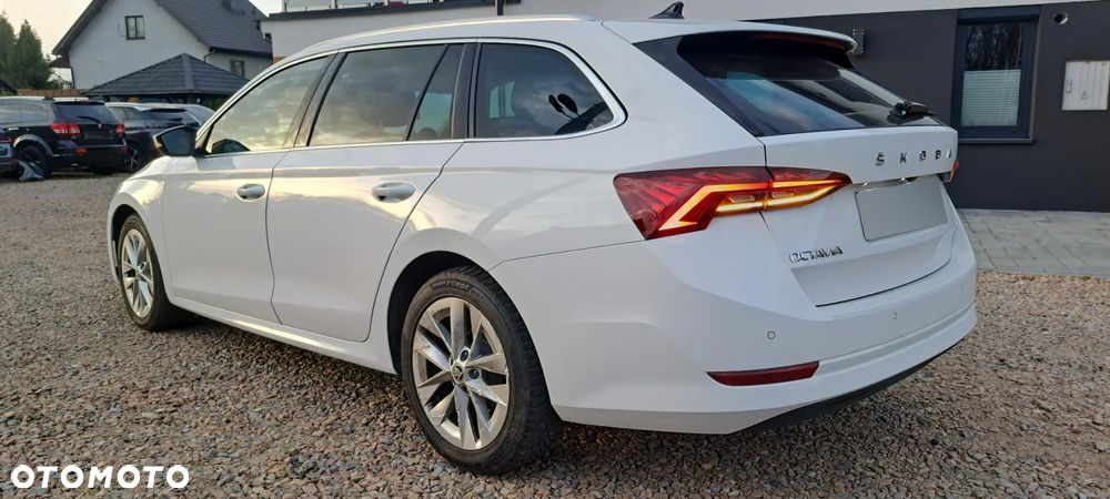 Skoda Octavia Combi 2.0 TDI DSG Premium Edition - 4