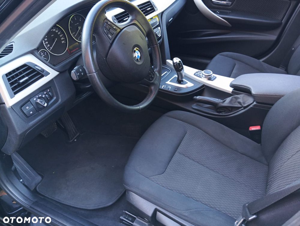 BMW Seria 3 318d - 13