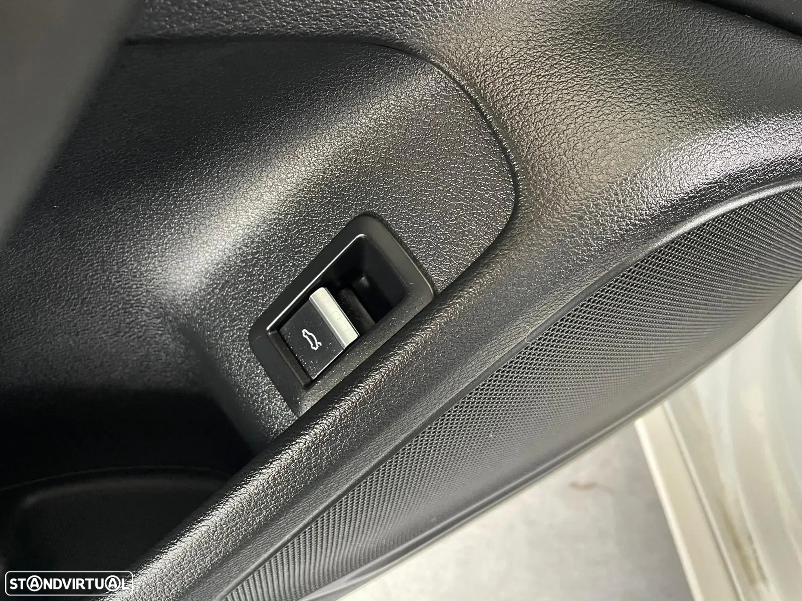 Audi A4 2.0 TDI S-line S tronic - 28