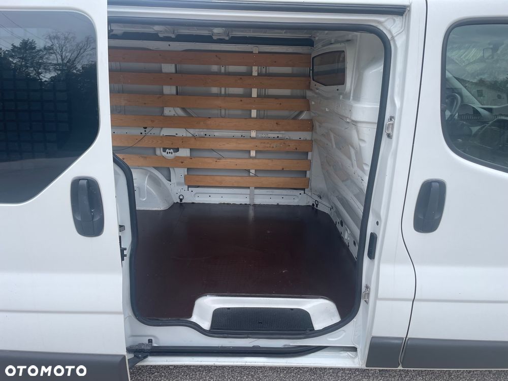 Opel Vivaro - 12