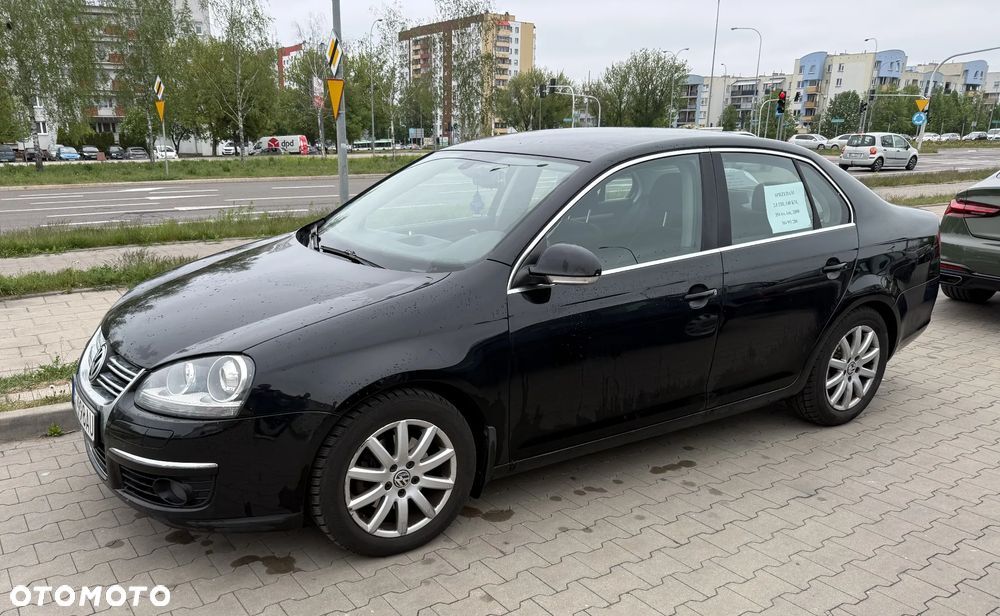Volkswagen Jetta 2.0 TDI Comfortline DSG - 1