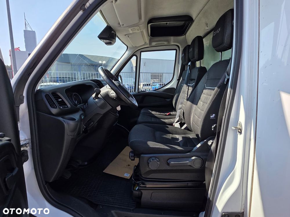 Iveco 35S18 10EP Międzynarodówka Ledy Skrzynia z Plandeką Silnik 3L 180KM - 9