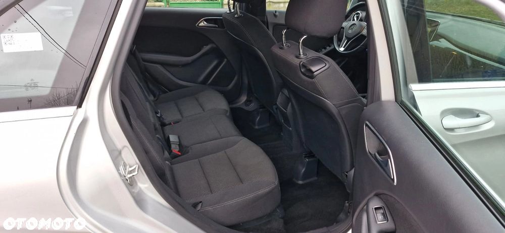 Mercedes-Benz Klasa B 200 Peak Edition - 11