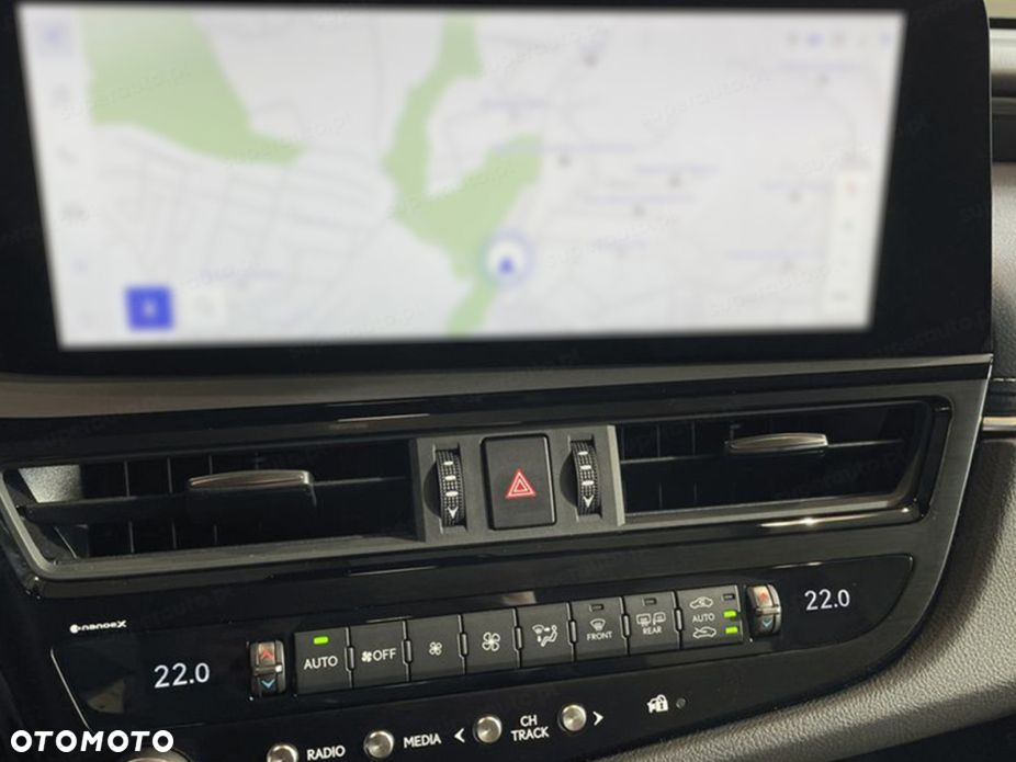 Lexus ES 300h Business Edition - 11