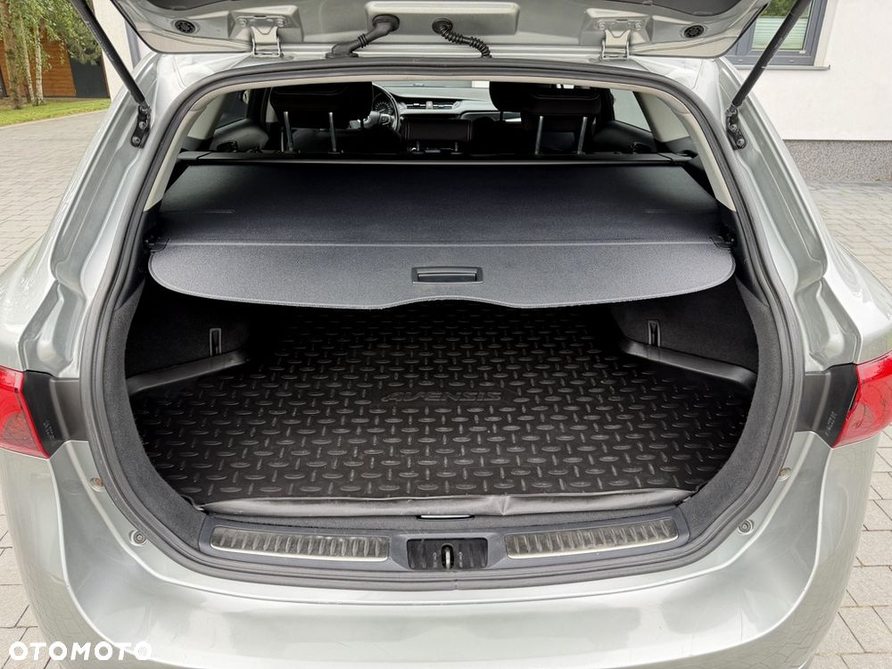 Toyota Avensis Touring Sports 1.8 Business Edition - 33