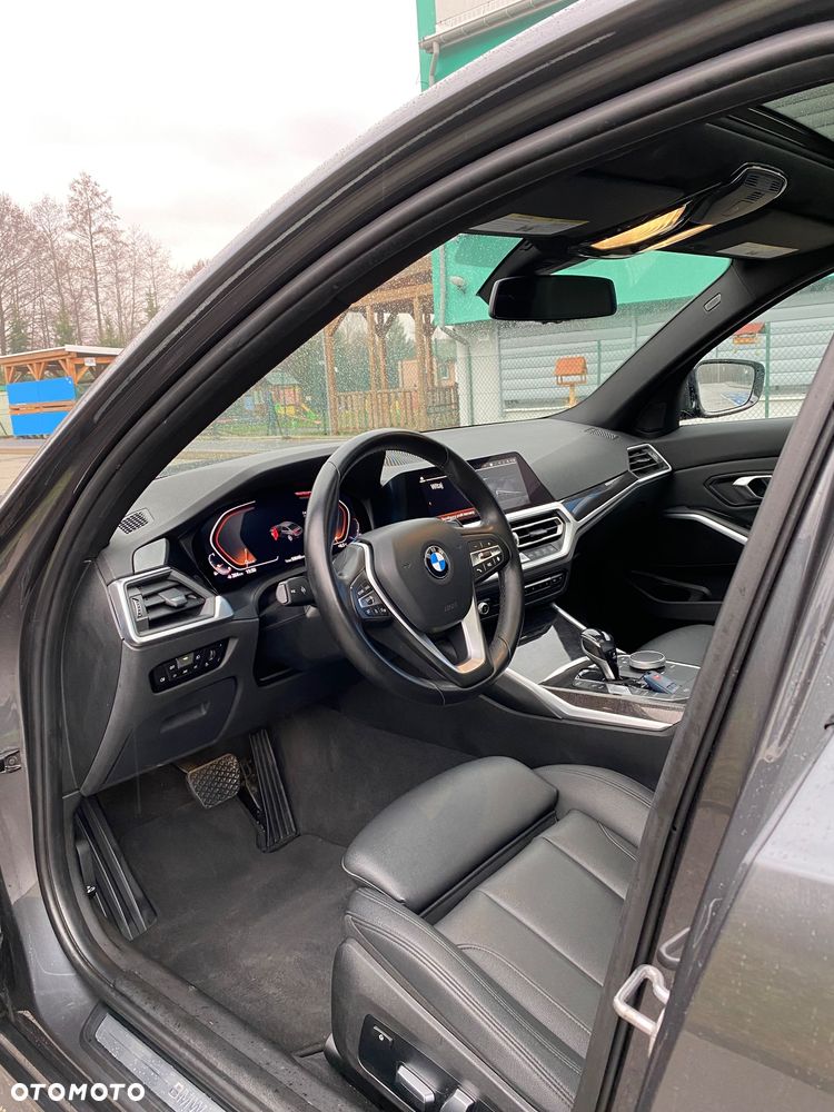 BMW Seria 3 330i - 6