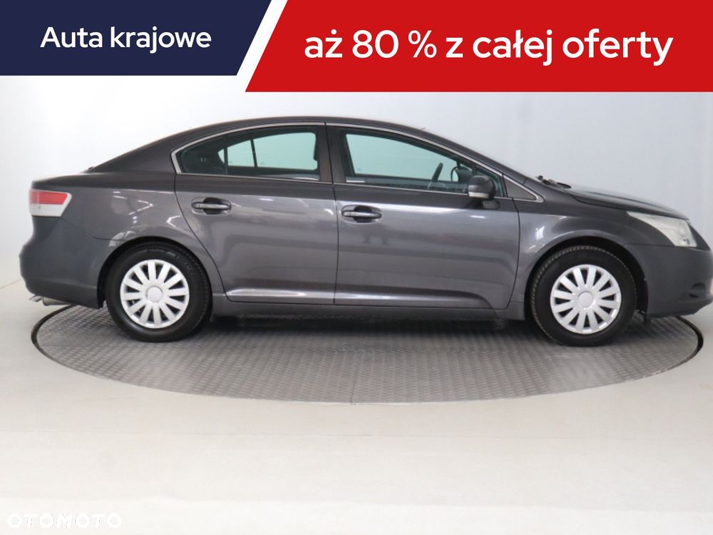 Toyota Avensis - 8