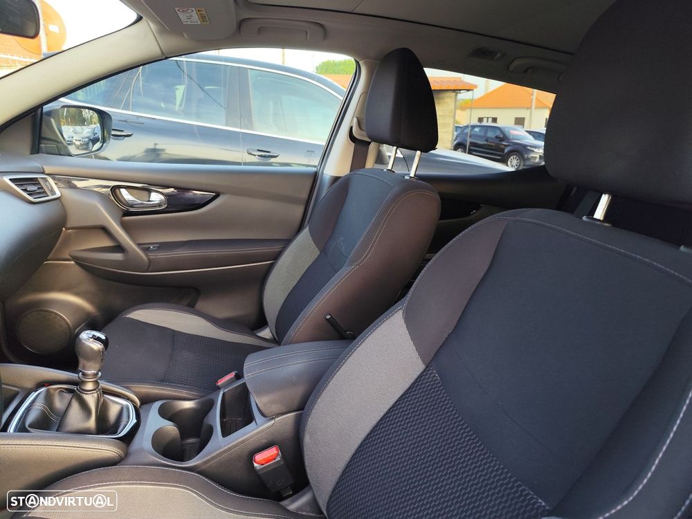 Nissan Qashqai 1.5 dCi N-Connecta - 24