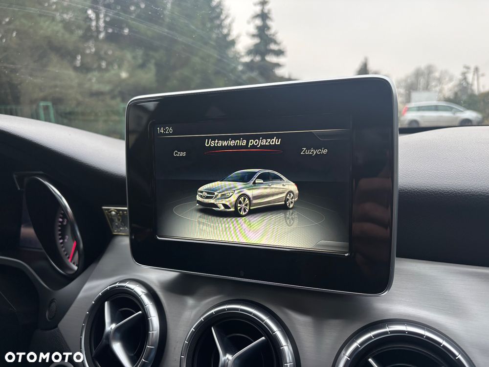 Mercedes-Benz CLA 200 7G-DCT AMG Line - 34