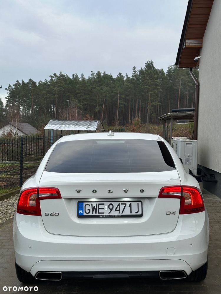 Volvo S60 D4 Drive-E Momentum - 24