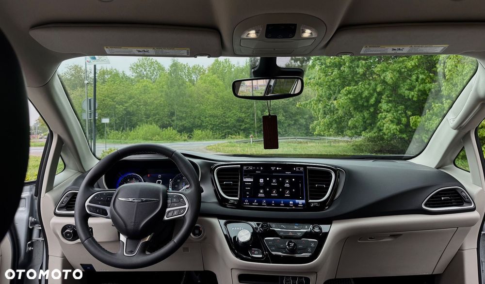 Chrysler Pacifica - 6