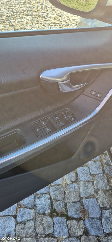 Volvo V60 D5 AWD Geartronic Summum - 17