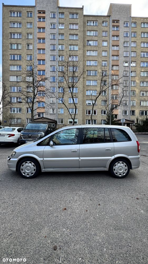 Opel Zafira - 1