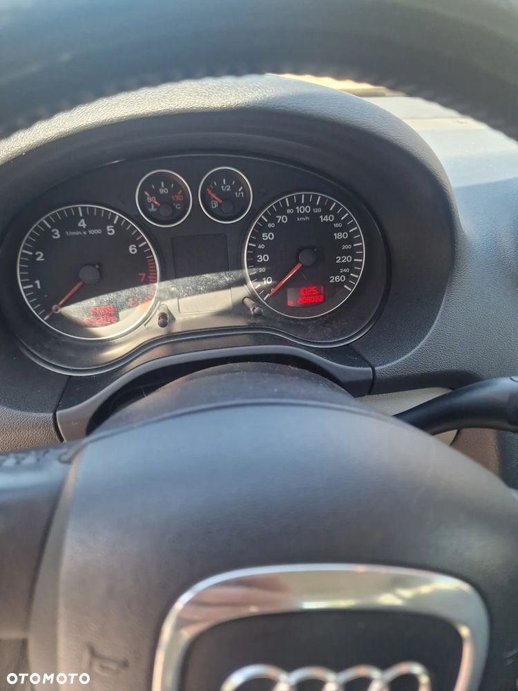 Audi A3 Sportback 1.6 FSI Ambiente - 10