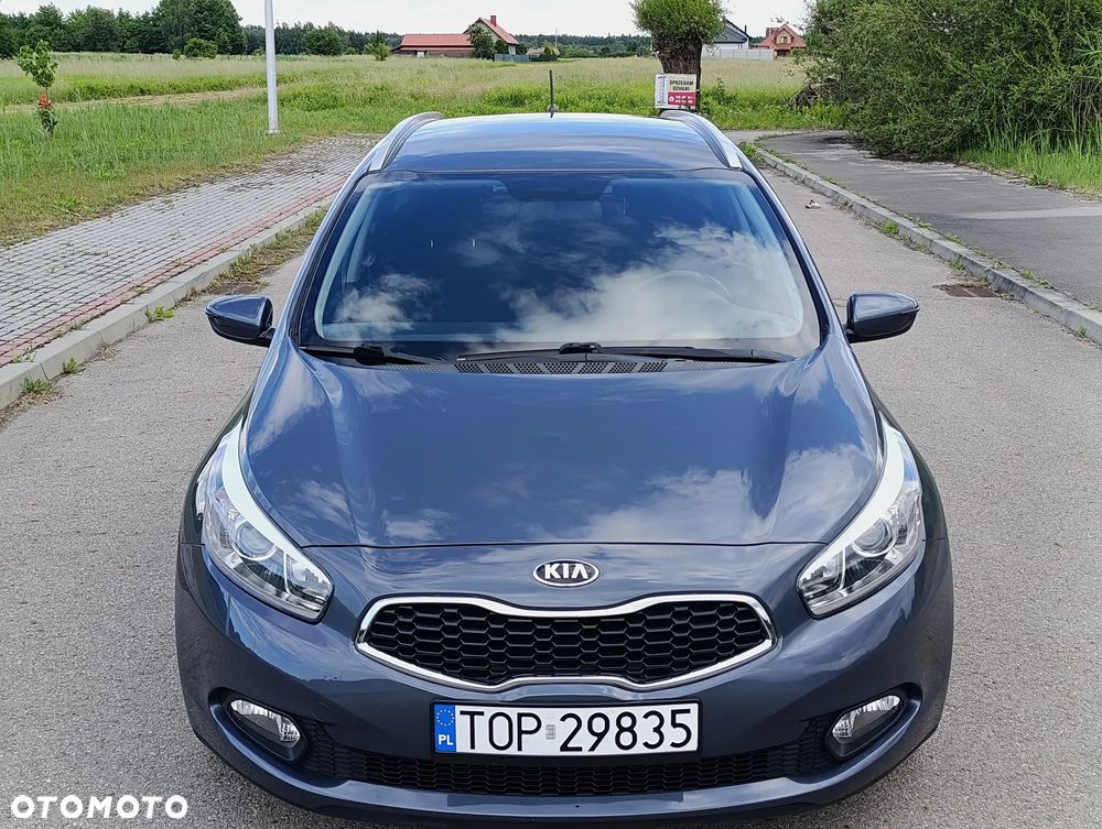 Kia Ceed 1.6 GDI Dream Team Edition - 4