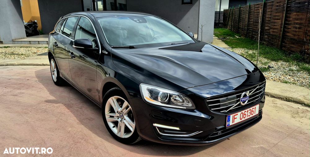 Volvo V60 D6 Plug-In-Hybrid AWD Geartronic Summum - 4