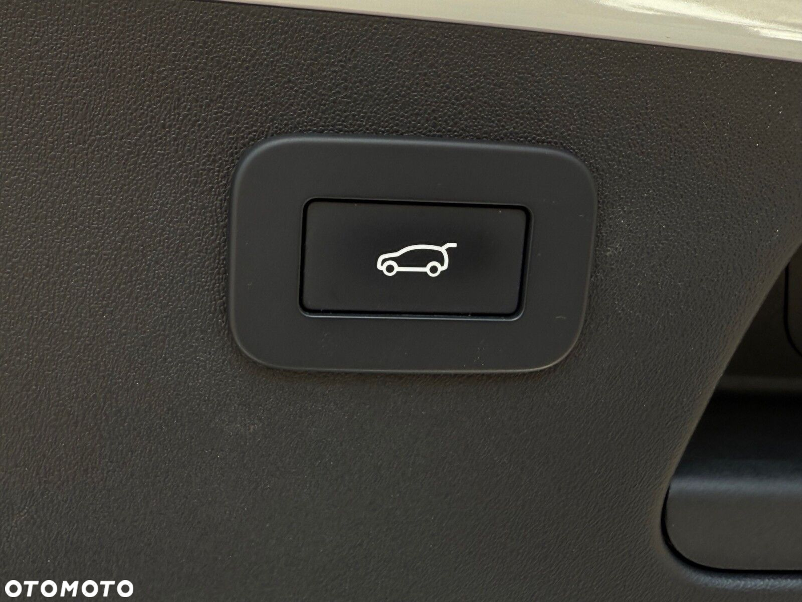 Jaguar E-Pace - 38