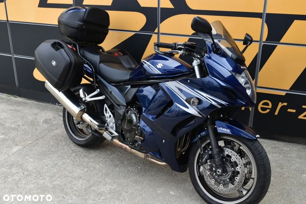 Suzuki GSX - 2