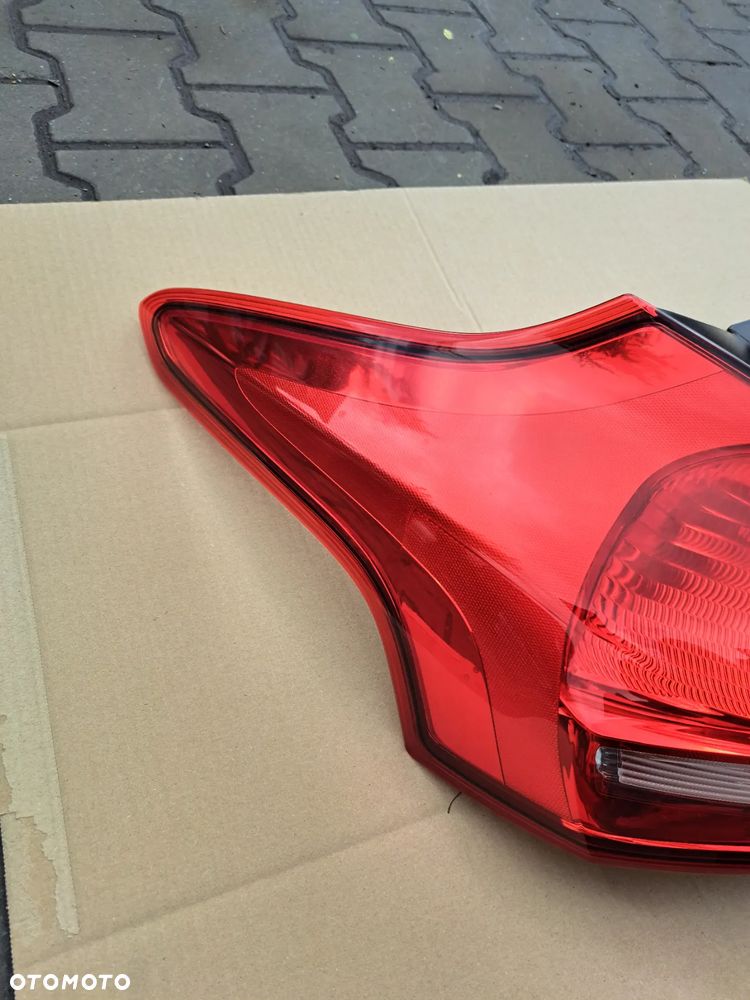 Ford Focus mk3 Lift lampa lewy tył prawy tył Hatchback F1EB-13405-BE  F1EB-13404-BE - 3