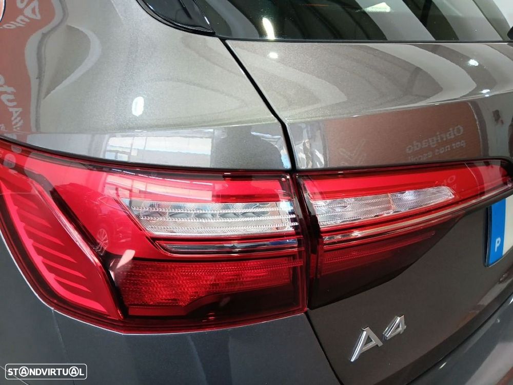 Audi A4 Avant 30 TDI S tronic — fotografia 31