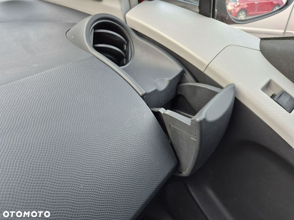 Toyota Yaris - 27