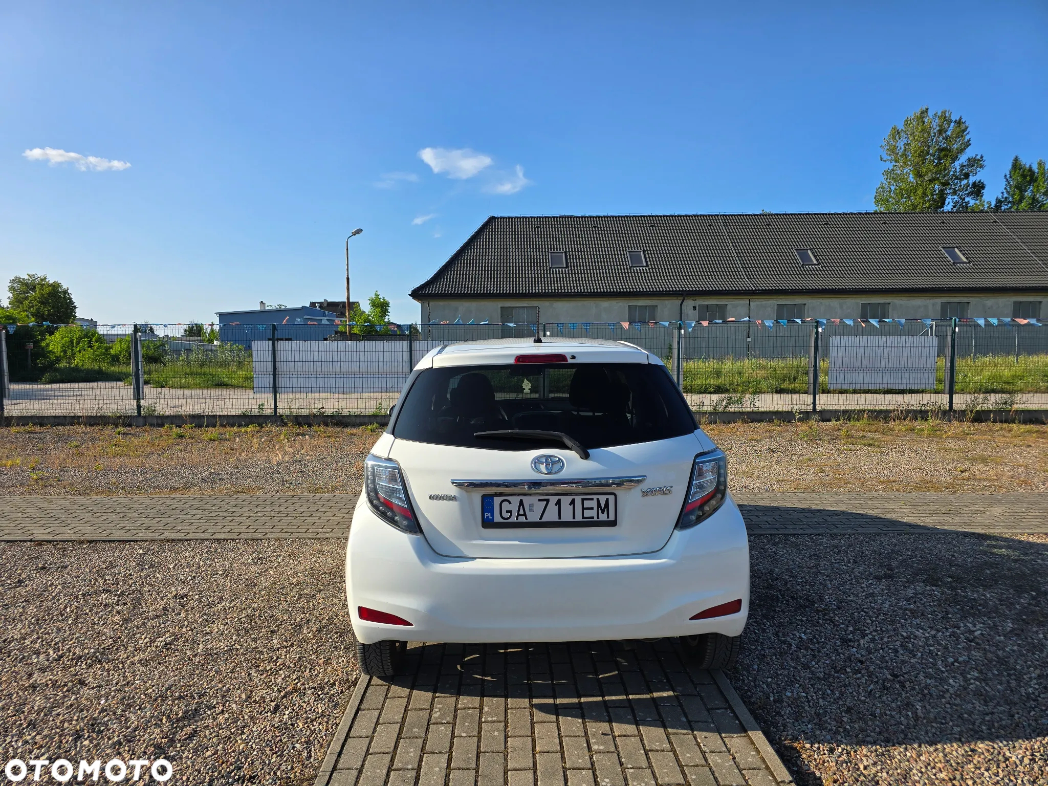 Toyota Yaris Hybrid 100 Premium - 7