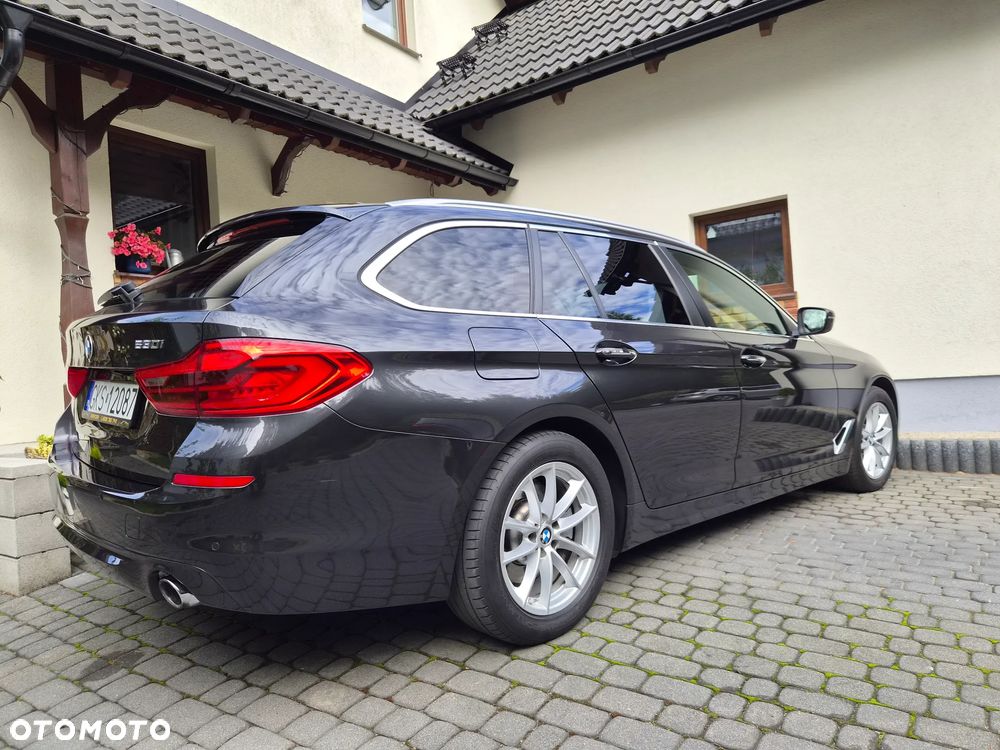 BMW Seria 5 530i Luxury Line - 32