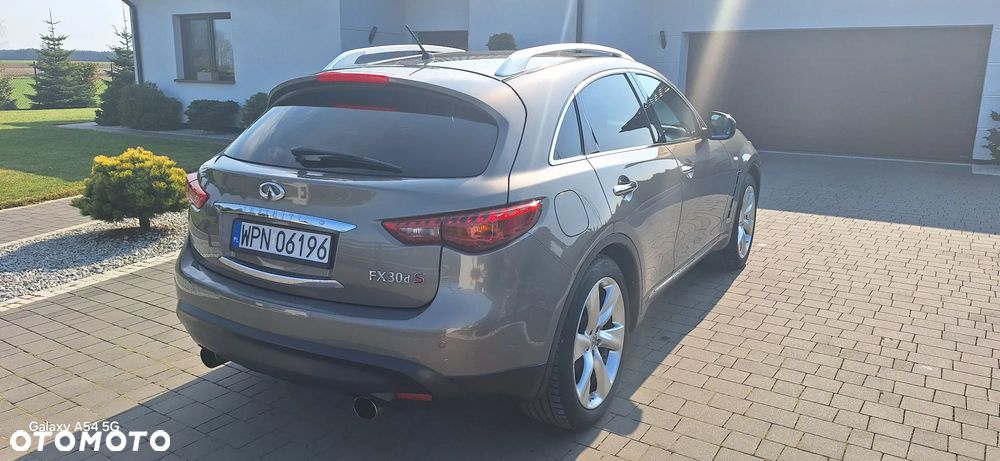 Infiniti FX FX30d S - 4