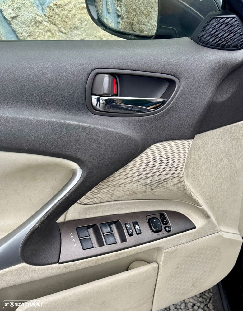 Lexus IS 220 d Executive 6G - 25