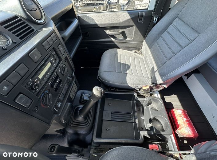 Land Rover Defender 2.2 TD4 E - 21