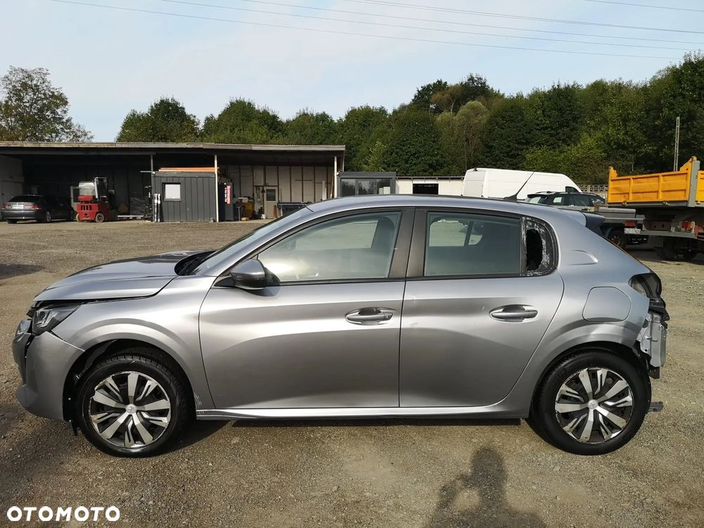 Peugeot 208 - 25