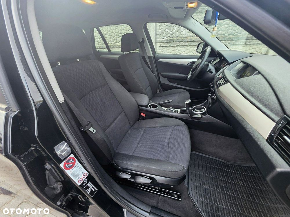 BMW X1 sDrive16d xLine - 25