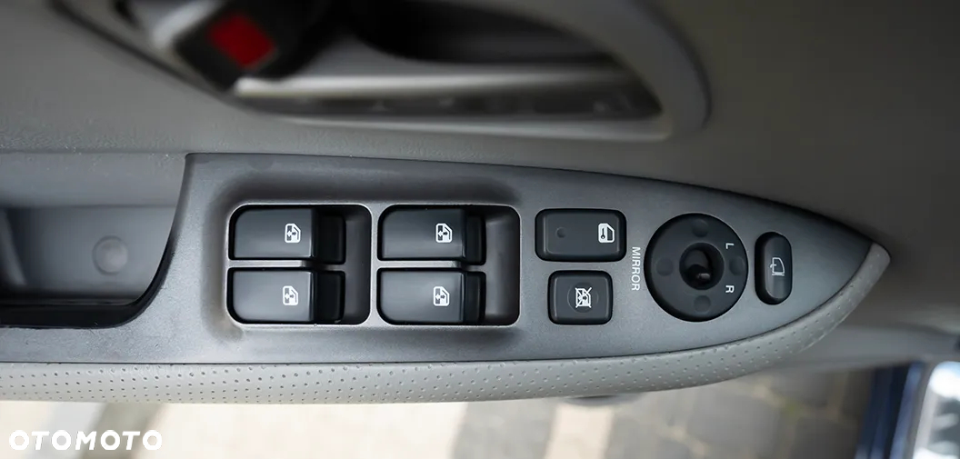 Kia Carens 2.0 CRDi Voyage 7os - 37