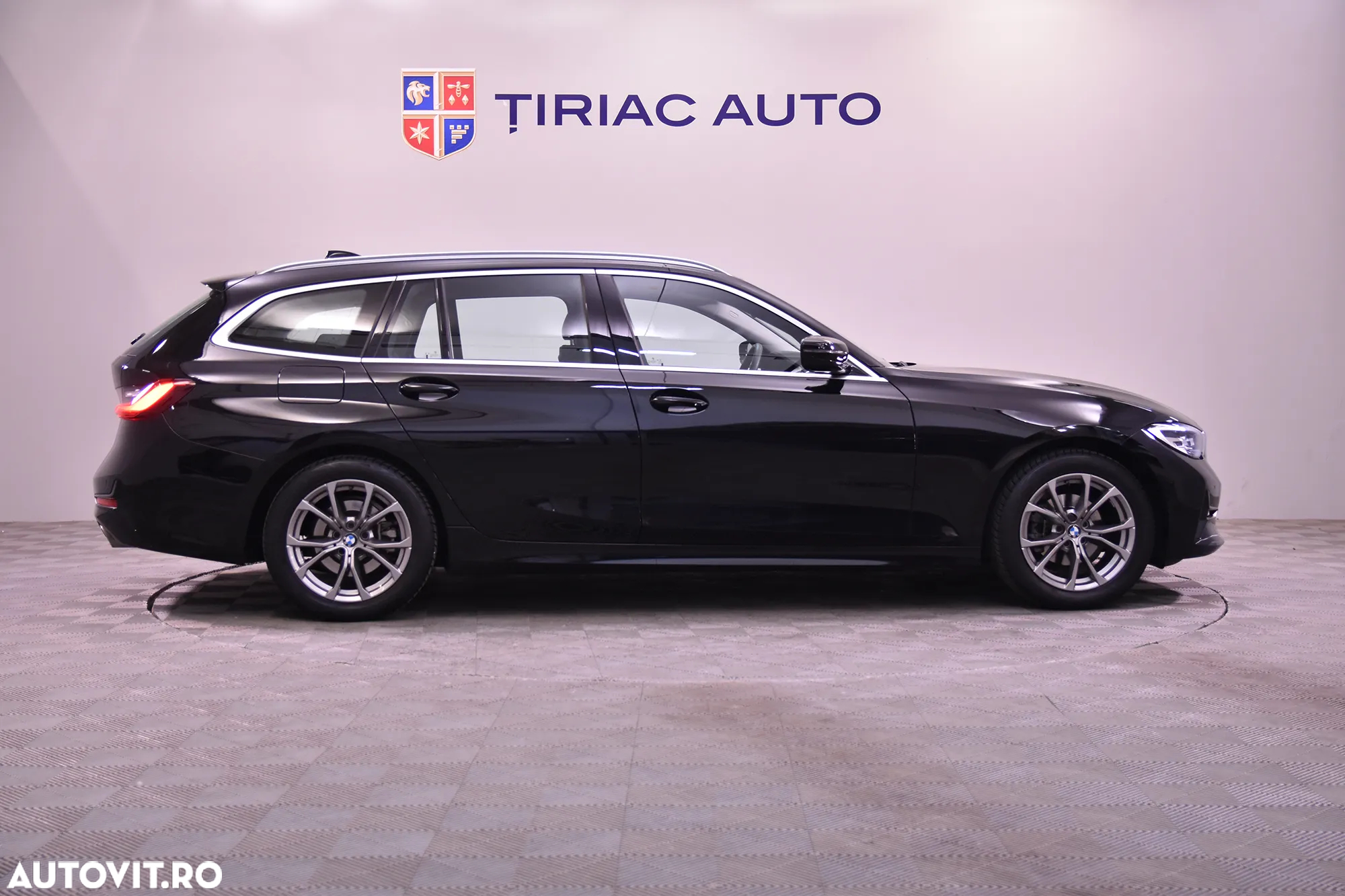 BMW Seria 3 318i Touring Aut. - 6