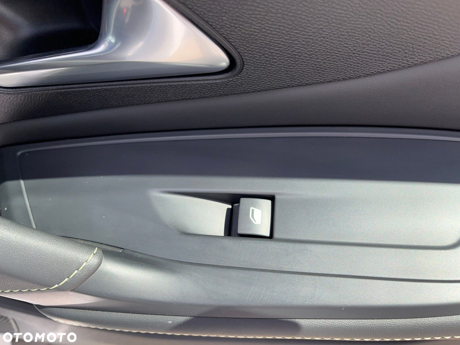 Peugeot 308 1.2 PureTech GT S&S EAT8 - 19