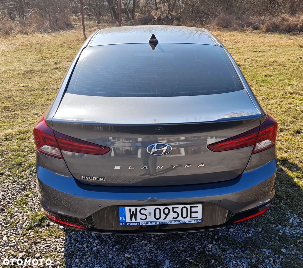 Hyundai Elantra 1.6 Comfort - 2