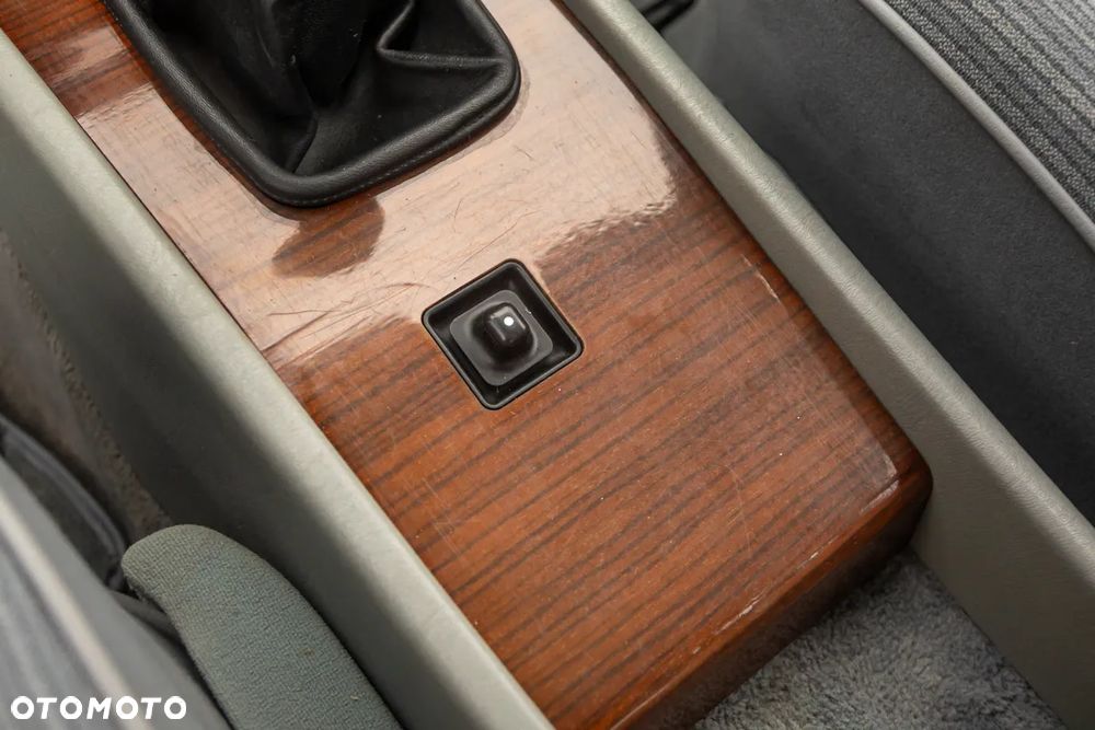 Mercedes-Benz W124 (1984-1993) - 24